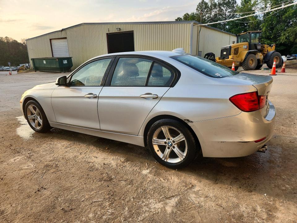 2014 BMW 3 series VIN WBA3B3G50ENR82310 COPART salvage auction — MINOR DENT/SCRATCHES, NC - DEALER ONLY CLEAN TITLE, sold $625 on 2026-07-09 (photo 2)