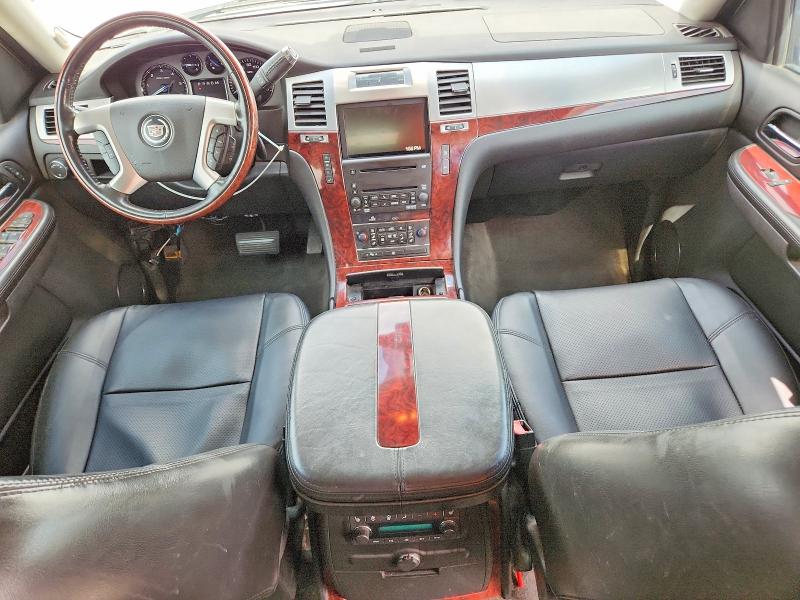 2007 Cadillac Escalade VIN 1GYFK63807R156192 COPART salvage auction — FRONT END, Co - Public - Salvage Title, sold $2,850 on 2026-07-29 (photo 8)