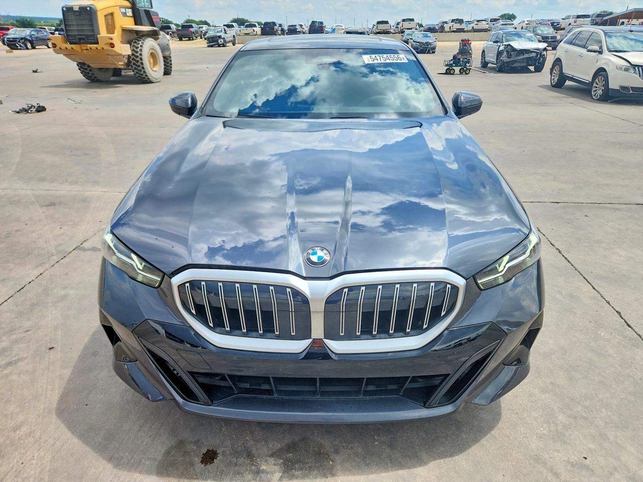 2025 BMW 5 Series VIN WBA43FJ03SCU14981 COPART salvage auction — Vandalized, TX - SALVAGE VEHICLE TITLE, sold $34,750 on 2026-08-06 (photo 5)