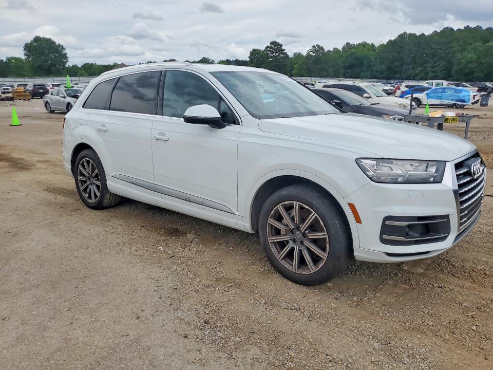 2017 Audi Q7 VIN WA1LAAF7XHD034787 COPART salvage auction — MINOR DENT/SCRATCHES, Mo - Certificate Of Title (P), sold $6,500 on 2026-07-10 (photo 4)