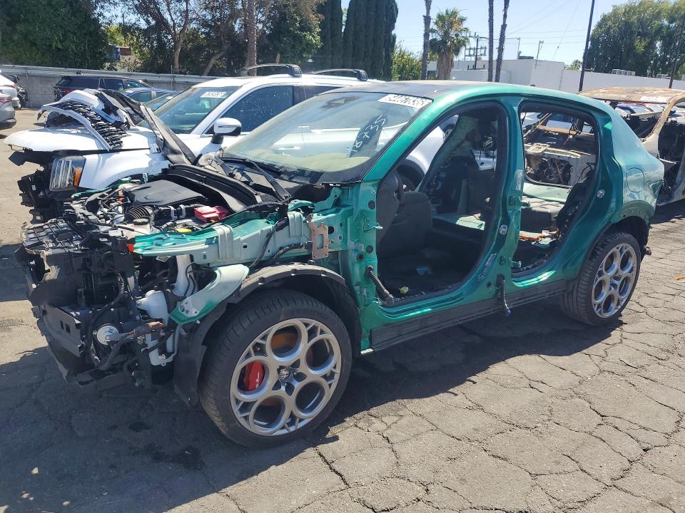 2024 Alfa romeo Tonale VIN ZASPATDW5R3048735 COPART salvage auction — STRIPPED, CA - CERTIFICATE OF TITLE, sold $4,000 on 2026-07-23 (photo 1)