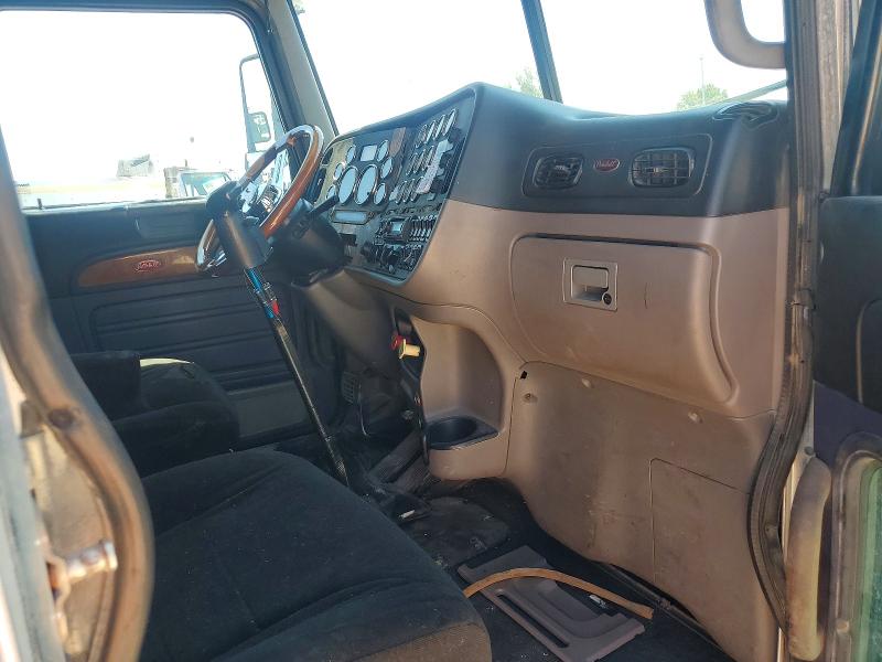 2011 Peterbilt 386 VIN 1XPHDP9X6BD127183 COPART salvage auction — ALL OVER, IA - CERT OF TITLE-SALVAGE TITLE, sold $5,400 on 2026-07-30 (photo 5)