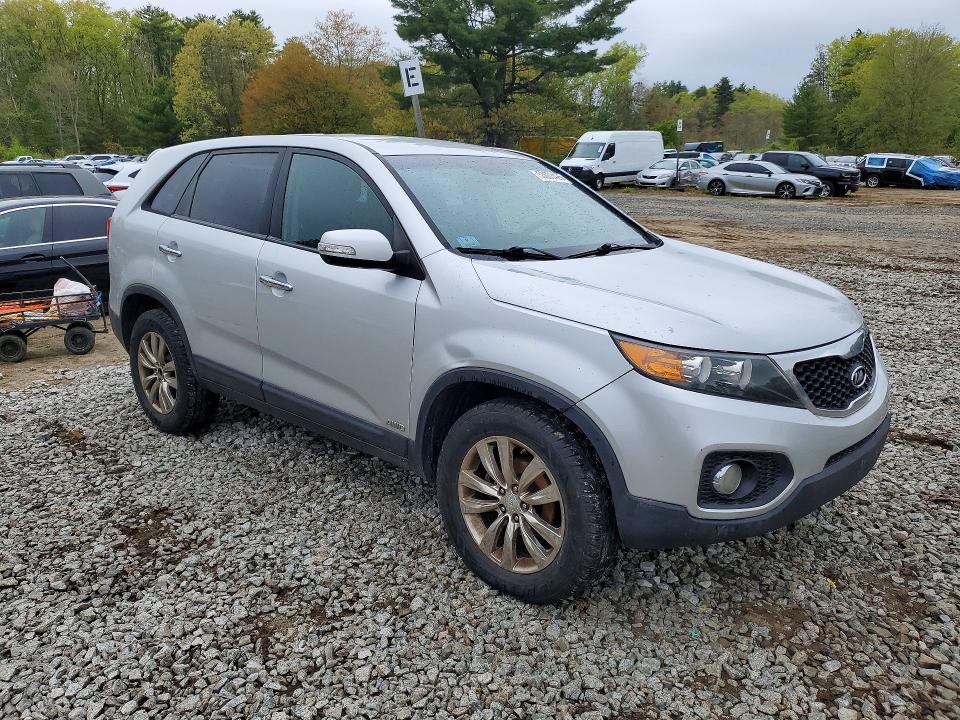 2011 Kia Sorento VIN 5XYKUCA16BG013452 COPART salvage auction — SIDE, MA - CERT OF TITLE-RECONSTRCTD COLL, sold $750 on 2026-07-22 (photo 4)