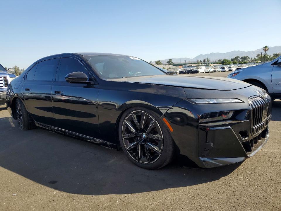 2023 BMW 7er VIN WBA23EH0XPCM41416 COPART salvage auction — REAR END, Ca - Salvage Certificate, sold $32,250 on 2026-08-19 (photo 4)