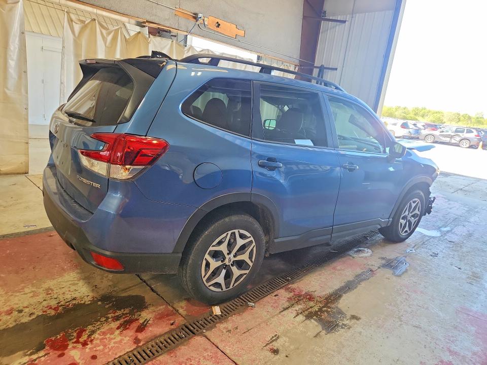 2024 Subaru Forester VIN JF2SKADC7RH489848 COPART salvage auction — FRONT END, Pa - Certificate Of Salvage, sold $4,900 on 2026-07-06 (photo 3)