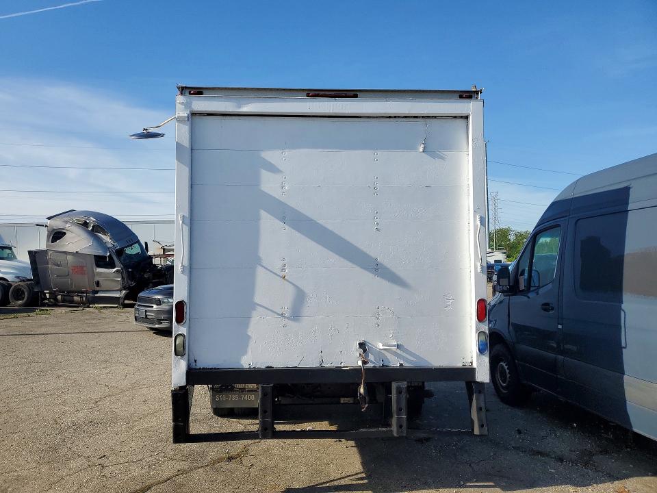 2007 Ford E-450 VIN 1FDXE45P27DA56002 COPART salvage auction — MINOR DENT/SCRATCHES, Mi - Cert Of Title-Rebuilt Salvage (P), sold $725 on 2026-07-07 (photo 6)