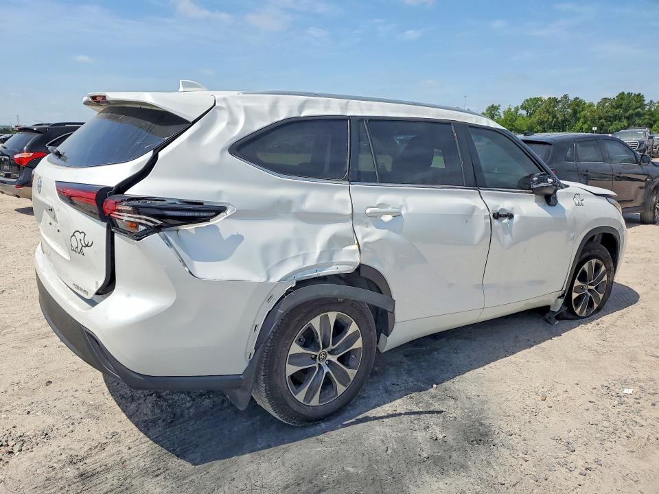 2024 Toyota Highlander VIN 5TDKDRBH5RS547361 COPART salvage auction — FRONT END, Ks - Cert Of Title-Salvage, sold $12,700 on 2026-07-17 (photo 3)
