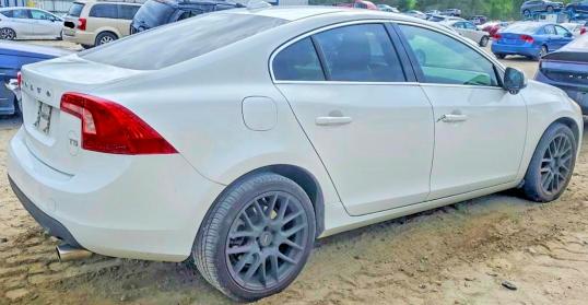 2013 Volvo S60 VIN YV1612FS1D1226585 COPART salvage auction — REAR END, ID - CERTIFICATE OF TITLE, sold $425 on 2026-08-11 (photo 3)