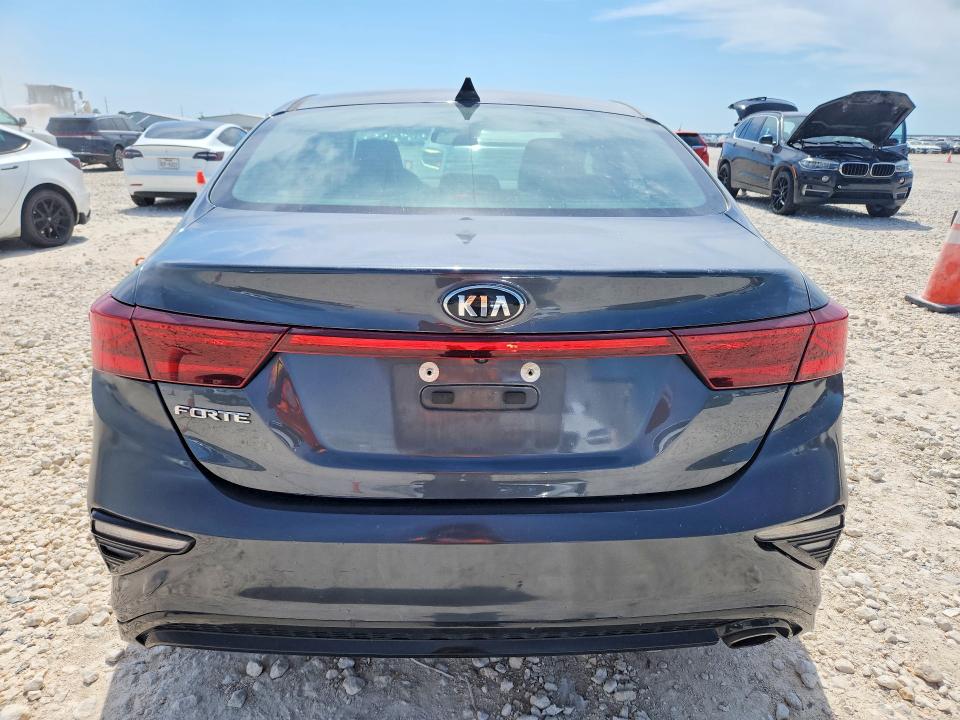 2019 Kia VIN 3KPF24AD9KE098243 COPART salvage auction — SIDE, Tx - Salvage Vehicle Title, sold $2,650 on 2026-07-09 (photo 6)