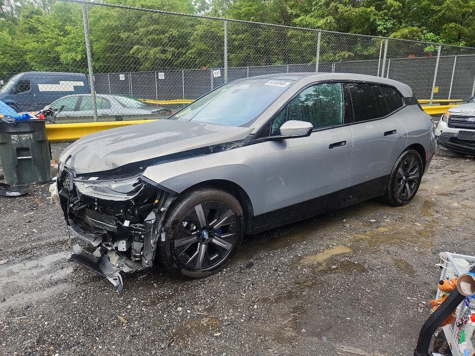 2024 BMW VIN WB523CF04RCN30486 COPART salvage auction — FRONT END, Id - Salvage Certificate Of Title, sold $17,600 on 2026-07-28 (photo 1)