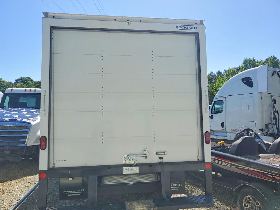 2026 Ford Econoline VIN 1FDWE3FN8TDD24144 COPART salvage auction — FRONT END, Nc - Dealer Only Salvage Title, sold $15,500 on 2026-07-21 (photo 6)