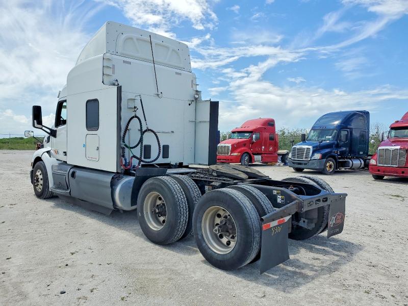 2019 Peterbilt 579 VIN 1XPBDP9X3KD600639 COPART salvage auction — MINOR DENT/SCRATCHES, FL - CERT OF TITLE-REBUILT, sold $11,500 on 2026-07-13 (photo 3)