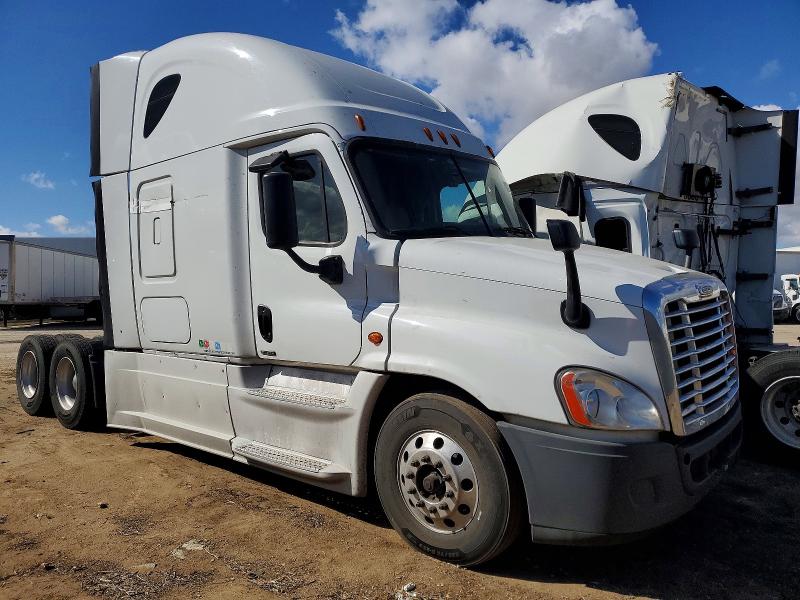 2016 Freightliner Cascadia 125 VIN 3AKJGLDR8GSGZ1832 COPART salvage auction — REAR END, CA - SALVAGE CERTIFICATE, sold $2,216 on 2026-09-02 (photo 1)
