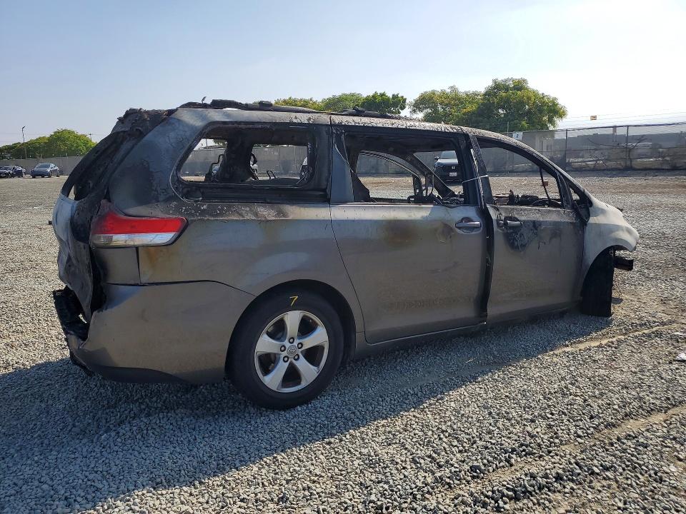 2011 Toyota Sienna VIN 5TDKK3DC8BS048418 COPART salvage auction — BURN, Ca - Non-Repairable Vehicle Cert, sold $275 on 2026-07-10 (photo 3)