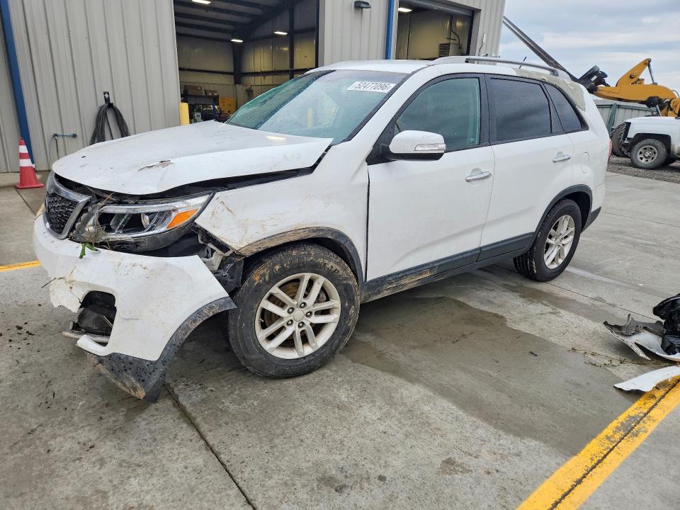 2014 Kia Sorento VIN 5XYKT4A68EG490201 — COPART salvage auction photo