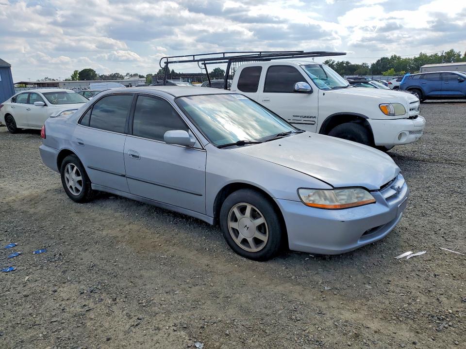 1998 Honda Accord VIN 1HGCG5648WA077204 COPART salvage auction — NORMAL WEAR, Ca - Dis/Dlr/Exp Only Clean Title, sold $125 on 2026-07-02 (photo 4)