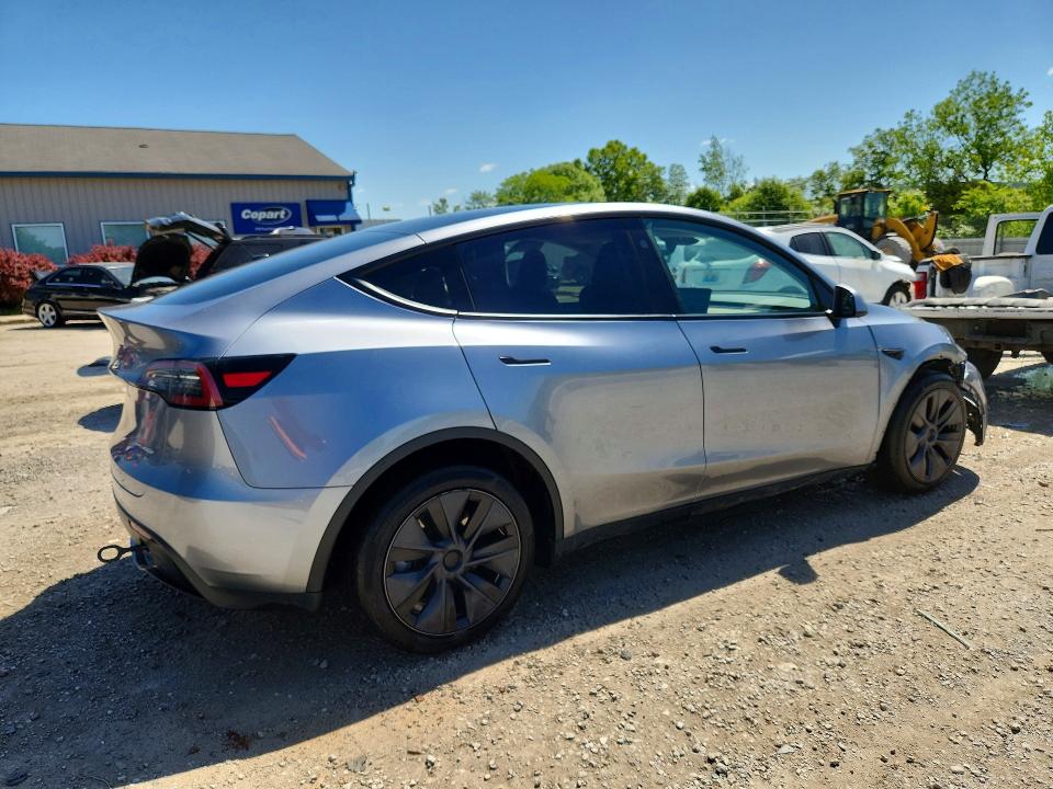 2025 Tesla Model y VIN 7SAYGDEE5SA359052 COPART salvage auction — FRONT END, Ky - Cert Of Title-Salvage Water, sold $14,300 on 2026-07-16 (photo 3)