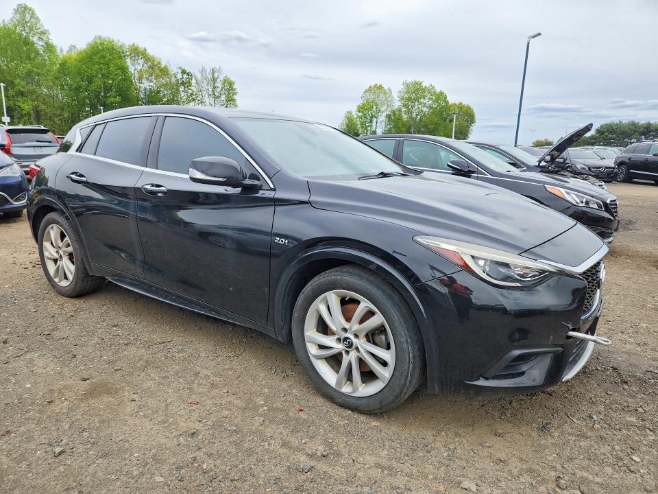 2018 Infiniti Qx30 VIN SJKCH5CP0JA058730 COPART salvage auction — MINOR DENT/SCRATCHES, NY - CERTIFICATE OF TITLE, sold $3,200 on 2026-07-09 (photo 4)