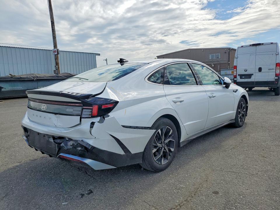 2025 Hyundai Sonata VIN KMHL64JA8SA447808 COPART salvage auction — REAR END, FL - CERTIFICATE OF DESTRUCTION, sold $8,300 on 2026-07-13 (photo 3)