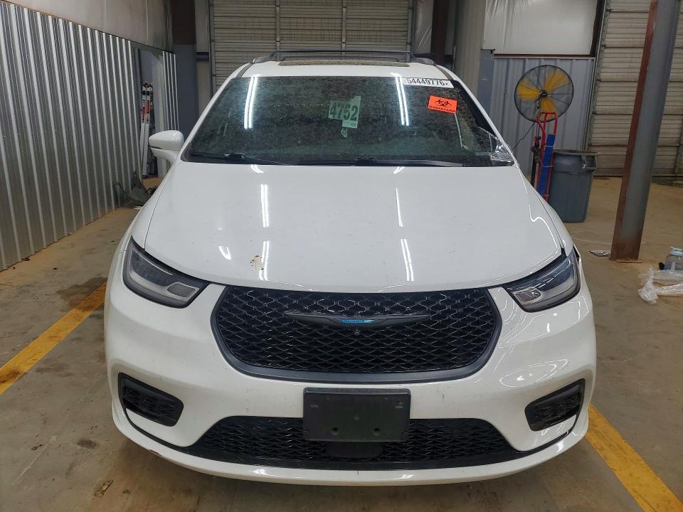 2021 Chrysler VIN 2C4RC1S75MR526828 COPART salvage auction — SIDE, Nc - Salvage Certificate Of Title, sold $4,450 on 2026-07-29 (photo 5)