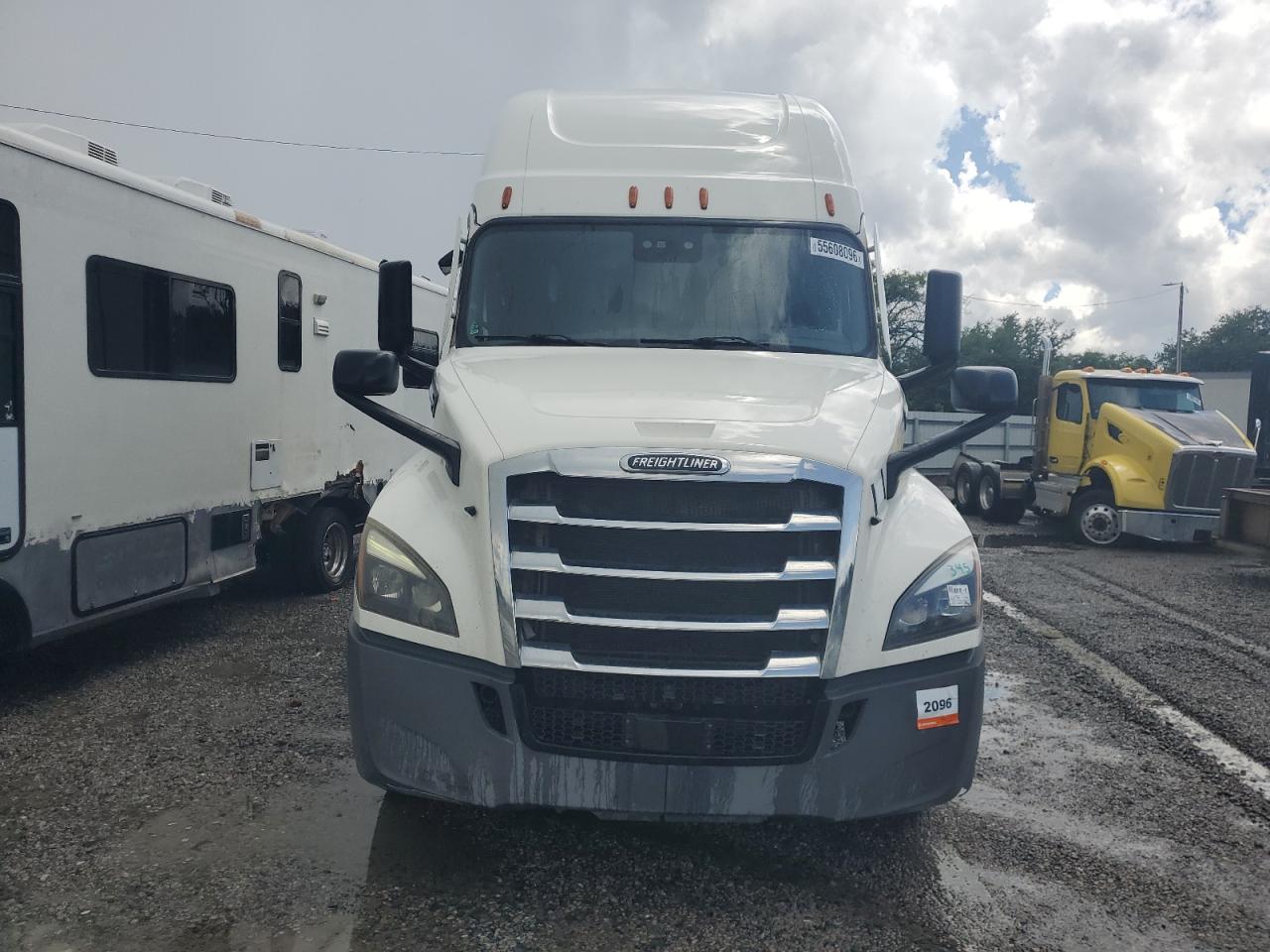 2020 Freightliner Cascadia 126 VIN 3AKJHHDR9LSME2503 COPART salvage auction — Minor Dent/Scratches, PA - CERT OF TITLE, sold $23,700 on 2026-08-14 (photo 9)