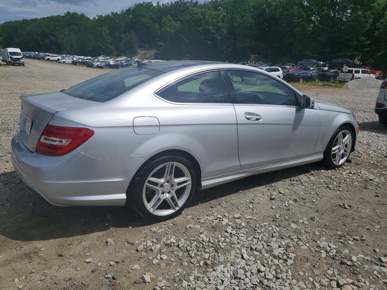 2012 Mercedes-Benz C-Class VIN WDDGJ4HB8CF901892 COPART salvage auction — Minor Dent/Scratches, RI - CERTIFICATE OF TITLE, sold $2,100 on 2026-07-01 (photo 3)