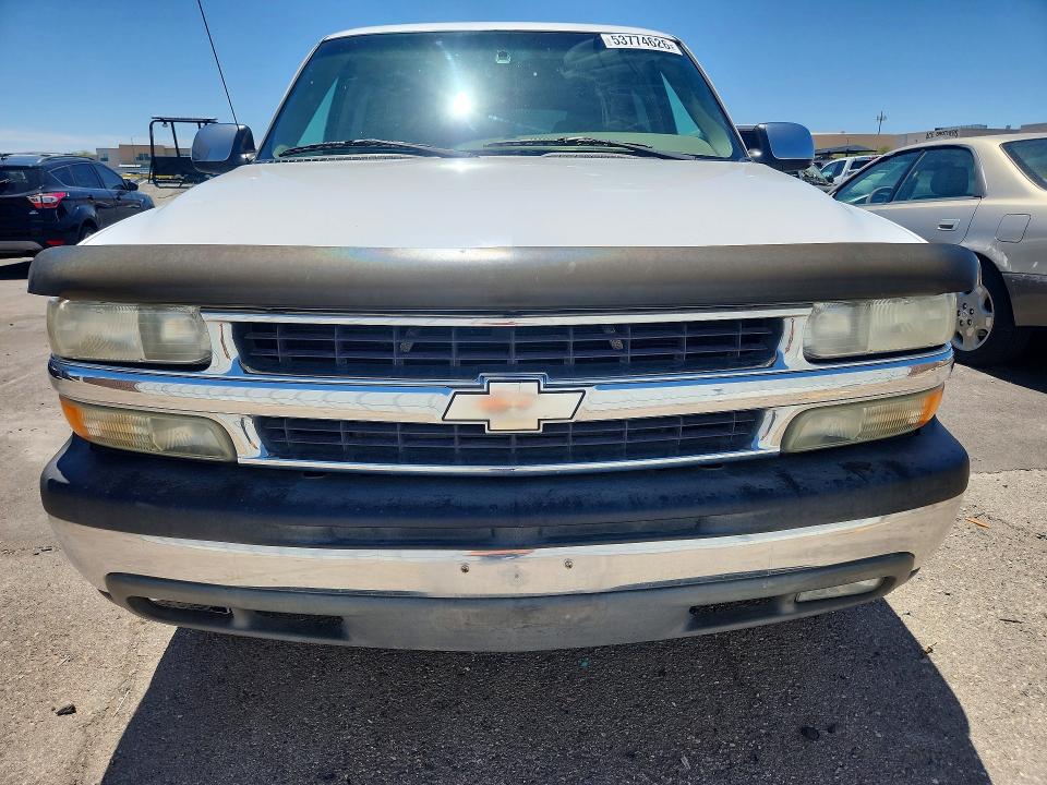 2002 Chevrolet Tahoe VIN 1GNEC13Z62R168597 COPART salvage auction — MINOR DENT/SCRATCHES, Nv - Salvage Title, sold $700 on 2026-07-08 (photo 5)