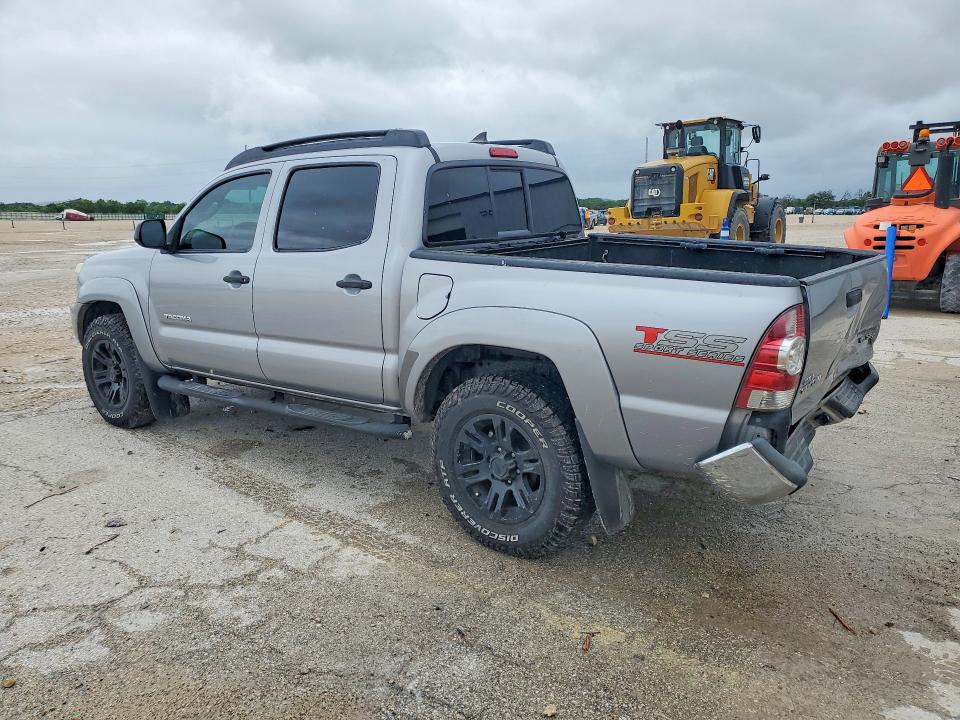 2015 Toyota Tacoma VIN 5TFJU4GN5FX079134 COPART salvage auction — REAR END, Tx - Salvage Vehicle Title, sold $5,800 on 2026-07-09 (photo 2)