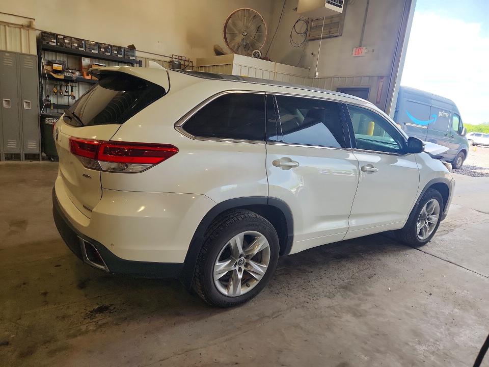 2017 Toyota Highlander VIN 5TDDZRFH0HS398666 COPART salvage auction — FRONT END, Mo - Salvage Certificate Of Title, sold $8,200 on 2026-07-28 (photo 3)