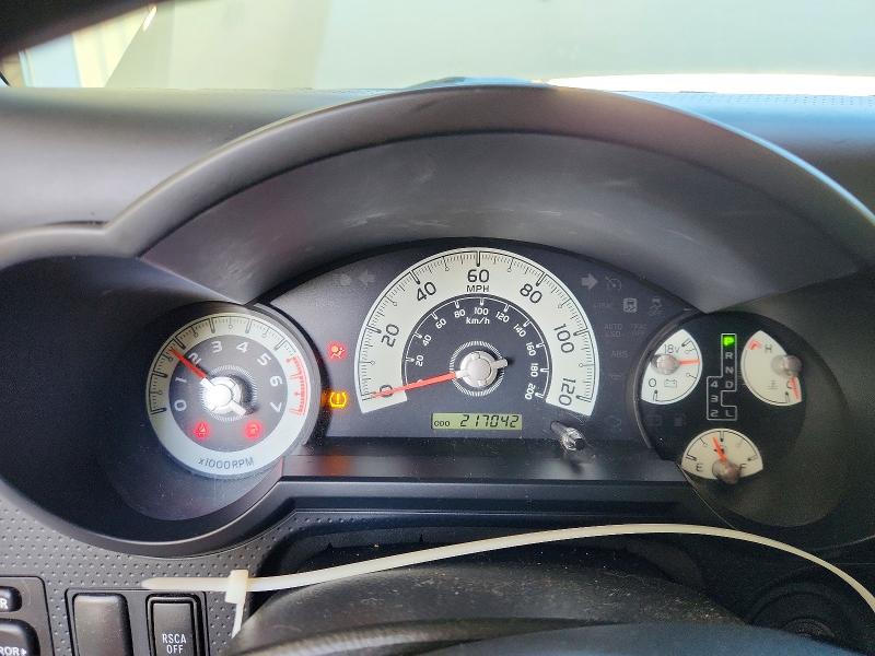 2011 Toyota Fj cruiser VIN JTEZU4BF4BK011672 COPART salvage auction — FRONT END, SC - CERT OF TITLE-SALVAGE, sold $3,150 on 2026-07-27 (photo 9)