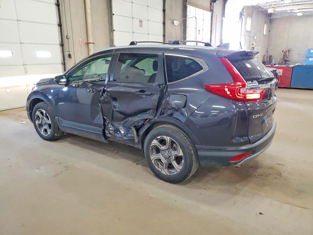 2019 Honda CR-V VIN 7FARW2H87KE040211 COPART salvage auction — Side, MN - CERT OF TITLE-SALVAGE, sold $8,100 on 2026-07-09 (photo 2)