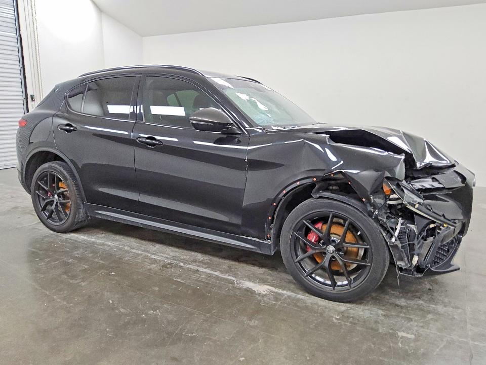2019 Alfa romeo Stelvio VIN ZASPAKAN6K7C34212 COPART salvage auction — FRONT END, TX - CERTIFICATE OF TITLE, sold $1,800 on 2026-07-09 (photo 4)