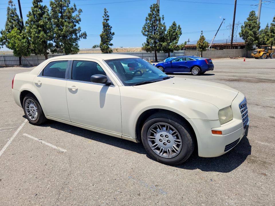 2007 Chrysler 300 VIN 2C3LA43RX7H804652 COPART salvage auction — REAR END, Ca - Salvage Certificate, sold $900 on 2026-07-02 (photo 4)