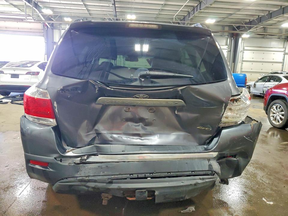 2013 Toyota VIN 5TDBK3EH7DS182401 COPART salvage auction — REAR END, Mn - Cert Of Title-Prior Salvage, sold $1,900 on 2026-07-14 (photo 6)