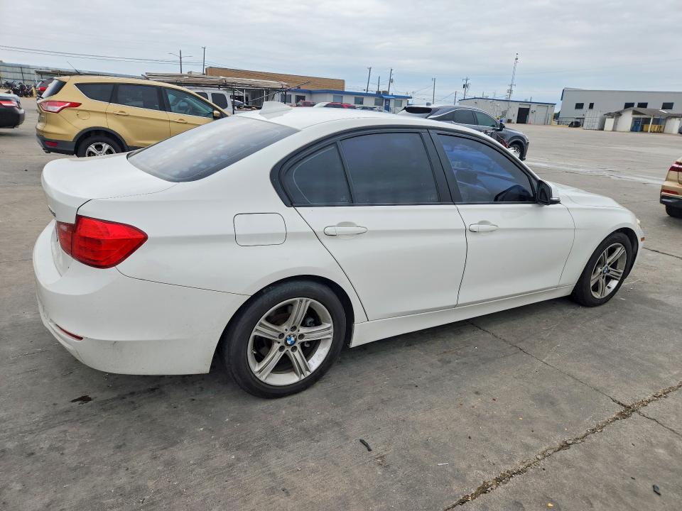 2014 BMW 3 series VIN WBA3C1C59EK116291 COPART salvage auction — WATER/FLOOD, TX - SALVAGE TITLE-FLOOD DAMAGE, sold $550 on 2026-07-16 (photo 3)