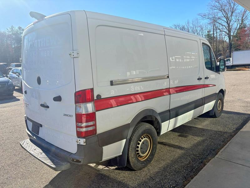 2018 Mercedes-benz Sprinter VIN WD3PE7CD1JP631043 COPART salvage auction — MINOR DENT/SCRATCHES, Me - Certificate Of Title (P), sold $6,800 on 2026-07-10 (photo 4)