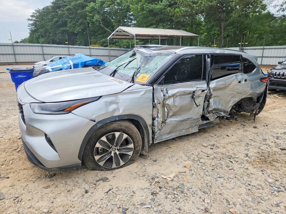 2021 Toyota Highlander VIN 5TDGZRBH4MS546931 COPART salvage auction — ROOF, Salvage Title, sold $275 on 2026-07-24 (photo 1)