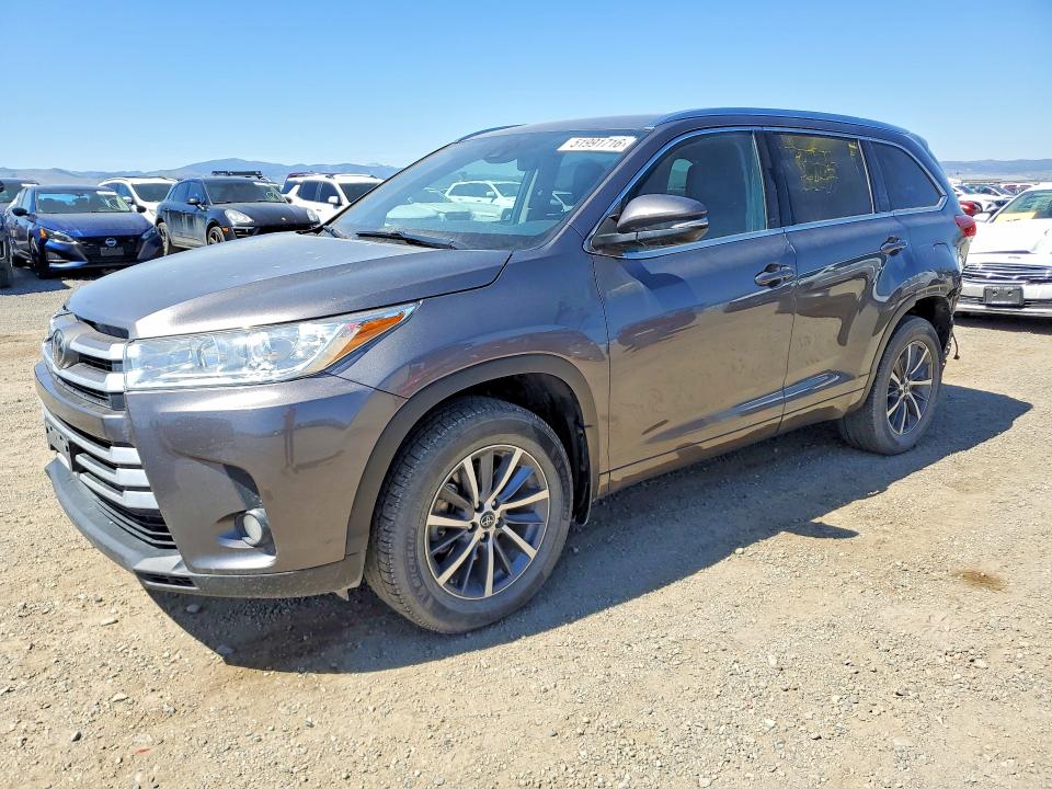 2018 Toyota Highlander VIN 5TDJZRFH5JS560574 COPART salvage auction — REAR END, Salvage Title, sold $12,300 on 2026-08-25 (photo 1)