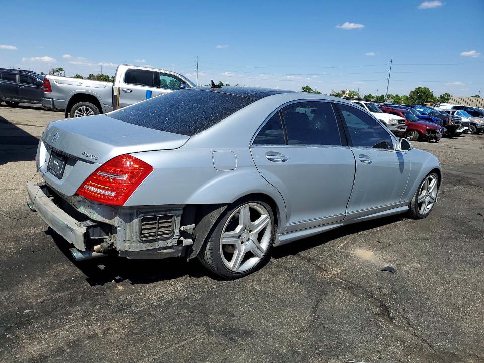 2007 Mercedes-benz S-klasse VIN WDDNG86X47A147808 COPART salvage auction — REAR END, Id - Salvage Certificate Of Title, sold $2,000 on 2026-07-07 (photo 3)