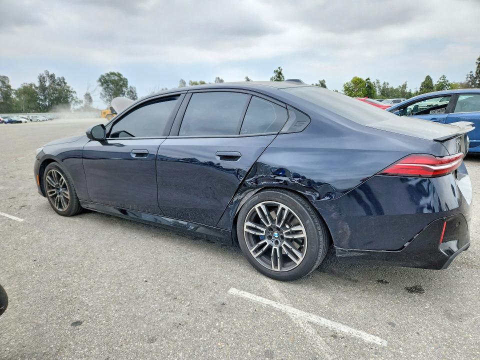 2024 BMW 5er VIN WBA53FJ05RCP81119 COPART salvage auction — REAR END, CA - SALVAGE CERTIFICATE, sold $475 on 2026-07-21 (photo 2)