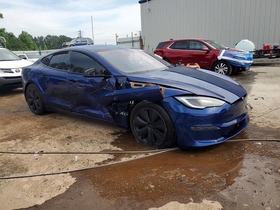 2022 Tesla Model s VIN 5YJSA1E55NF476205 COPART salvage auction — SIDE, Sc - Cert Of Title-Salvage, sold $400 on 2026-07-13 (photo 4)