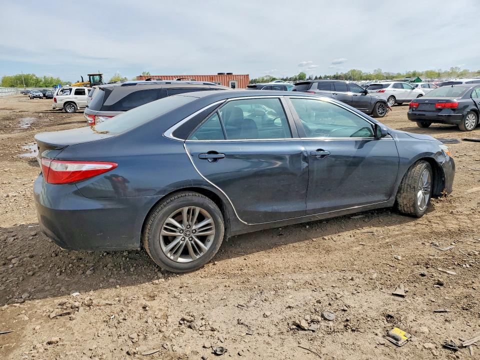 2015 Toyota VIN 4T1BF1FK7FU103886 COPART salvage auction — WATER/FLOOD, Il - Salvage Cert-Flood, sold $1,500 on 2026-07-02 (photo 3)
