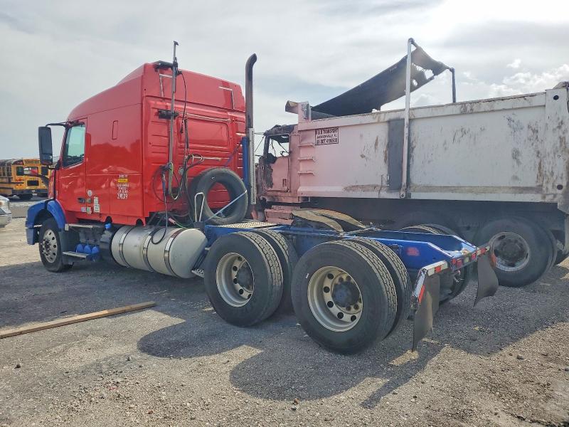 2015 Volvo VIN 4V4MC9EH0FN927723 COPART salvage auction — MECHANICAL, Fl - Certificate Of Title, sold $3,250 on 2026-07-24 (photo 3)