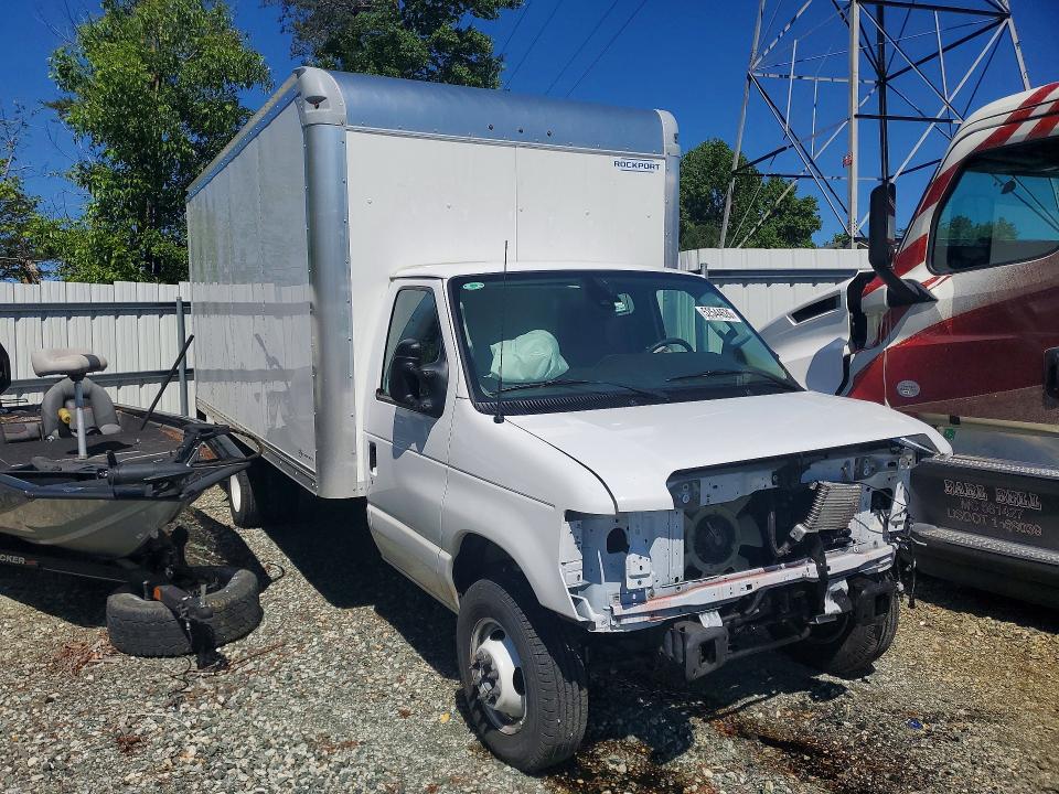 2026 Ford Econoline VIN 1FDWE3FN8TDD24144 COPART salvage auction — FRONT END, Nc - Dealer Only Salvage Title, sold $15,500 on 2026-07-21 (photo 4)