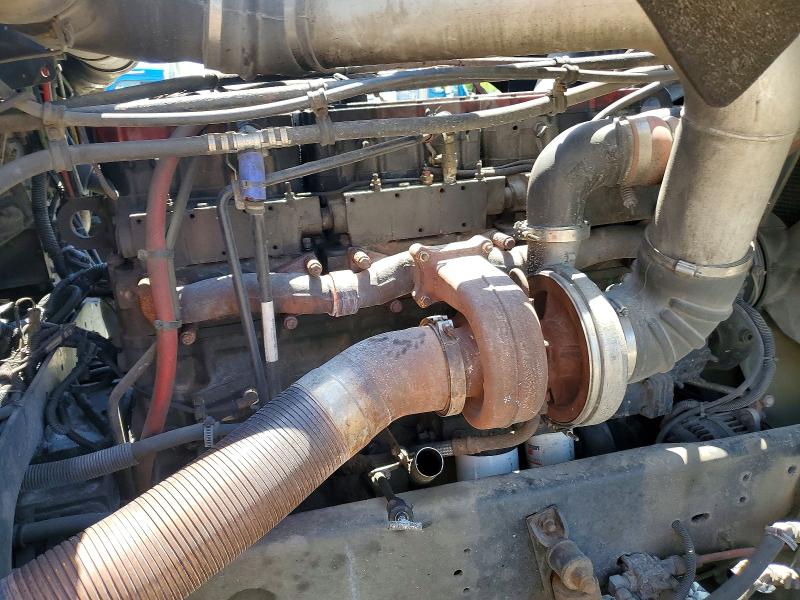 2000 Freightliner All other VIN 1FUPCDYB4YPG54792 COPART salvage auction — MINOR DENT/SCRATCHES, KY - CERT OF TITLE-SALVAGE, sold $400 on 2026-08-31 (photo 7)