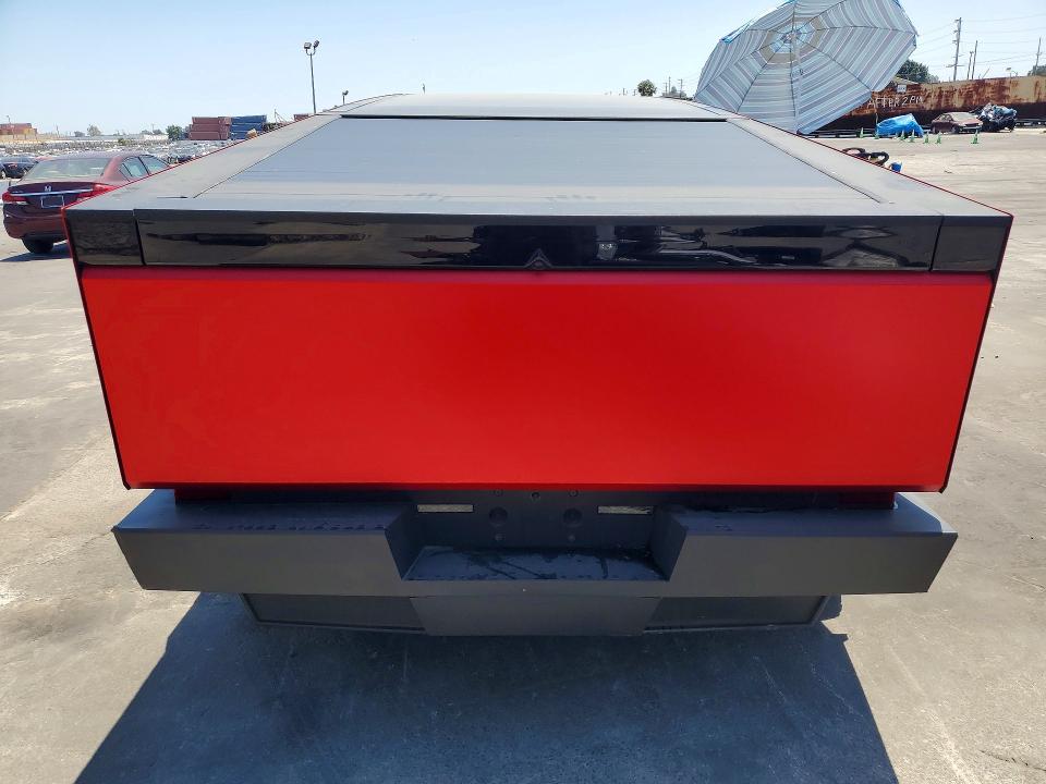 2024 Tesla Cybertruck VIN 7G2CEHED1RA049631 COPART salvage auction — FRONT END, Ca - Salvage Certificate, sold $34,250 on 2026-09-02 (photo 6)
