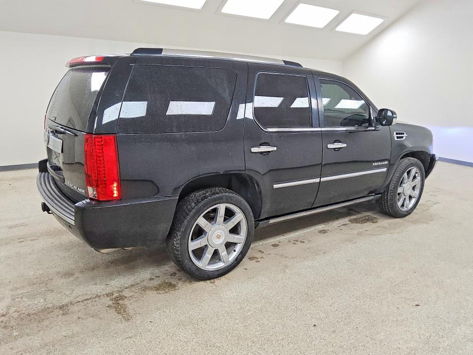 2014 Cadillac Escalade VIN 1GYS4BEF9ER243261 COPART salvage auction — FRONT END, Co - Certificate Of Title, sold $275 on 2026-07-30 (photo 3)