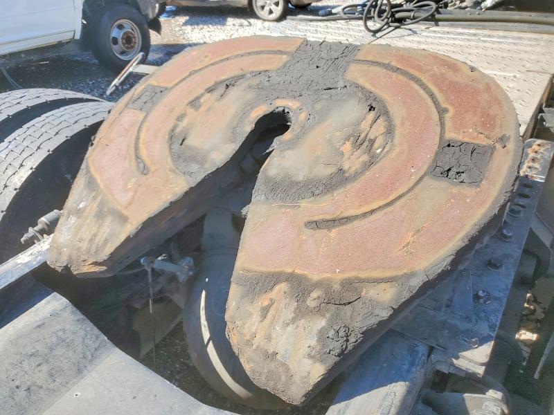 2017 Mack Cxu612 VIN 1M1AW01X8HM009807 COPART salvage auction — NORMAL WEAR, IN - CERTIFICATE OF TITLE, sold $1,900 on 2026-07-09 (photo 9)
