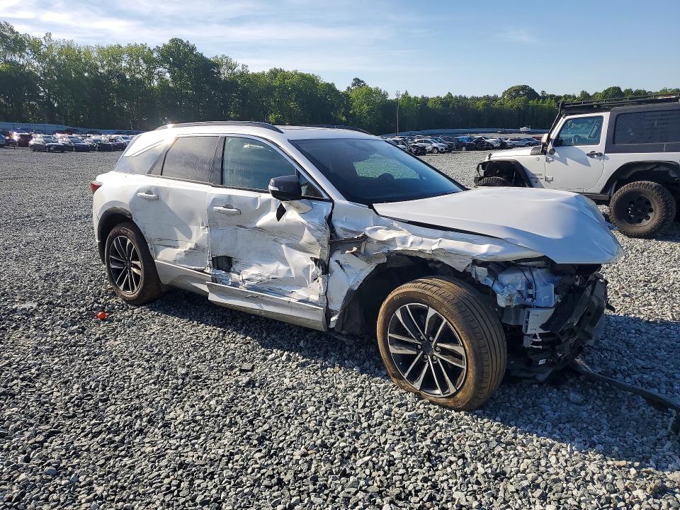 2024 Acura Zdx VIN 4W5KHNRL0RZ504197 COPART salvage auction — SIDE, Nc - Salvage Certificate Of Title, sold $4,150 on 2026-07-22 (photo 4)