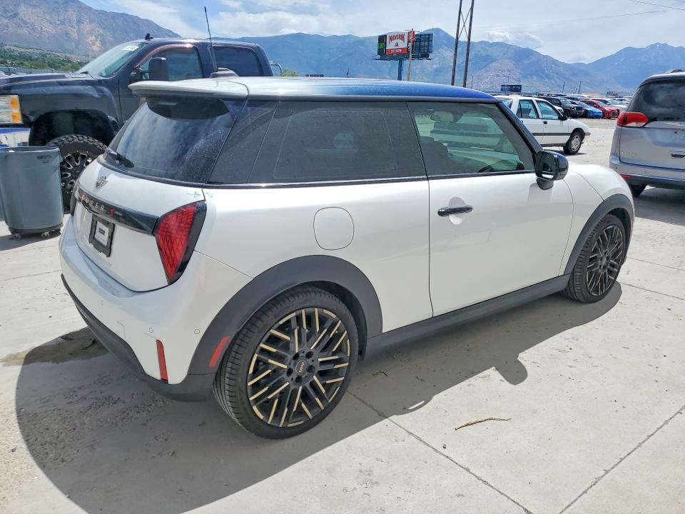 2025 Mini Cooper VIN WMW23GD0XS2W57640 COPART salvage auction — SIDE, Ut - Salvage Certificate, sold $7,700 on 2026-08-17 (photo 3)
